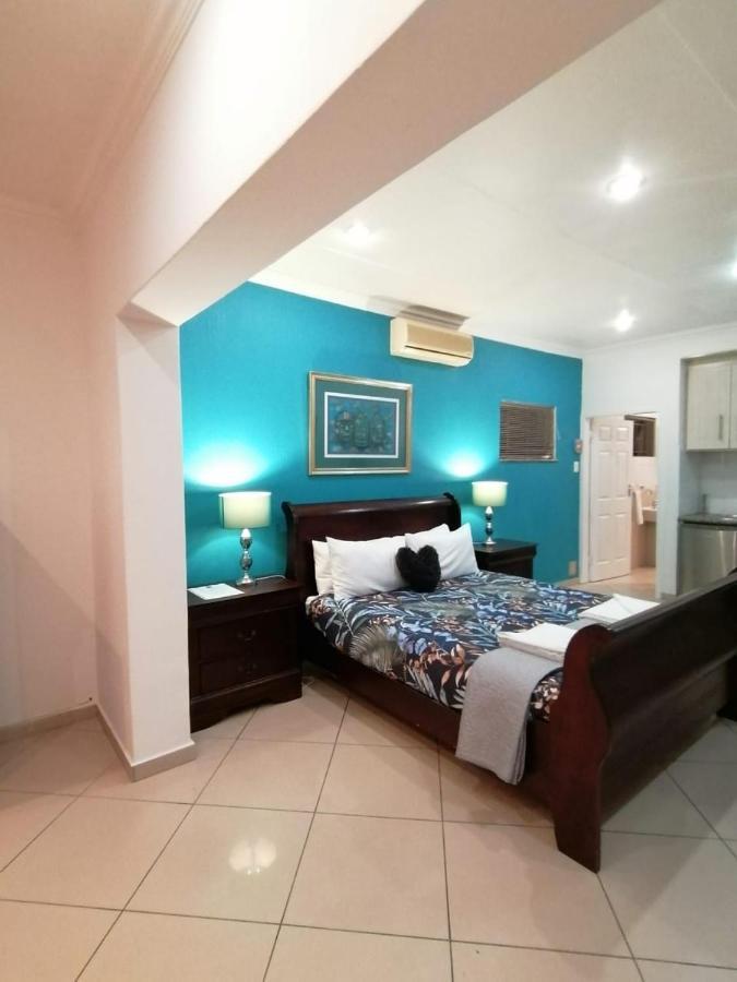 Palm View Guest House Pretoria Exterior photo