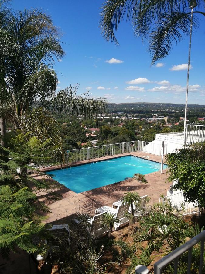 Palm View Guest House Pretoria Exterior photo