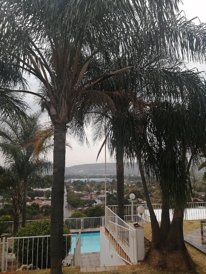 Palm View Guest House Pretoria Exterior photo