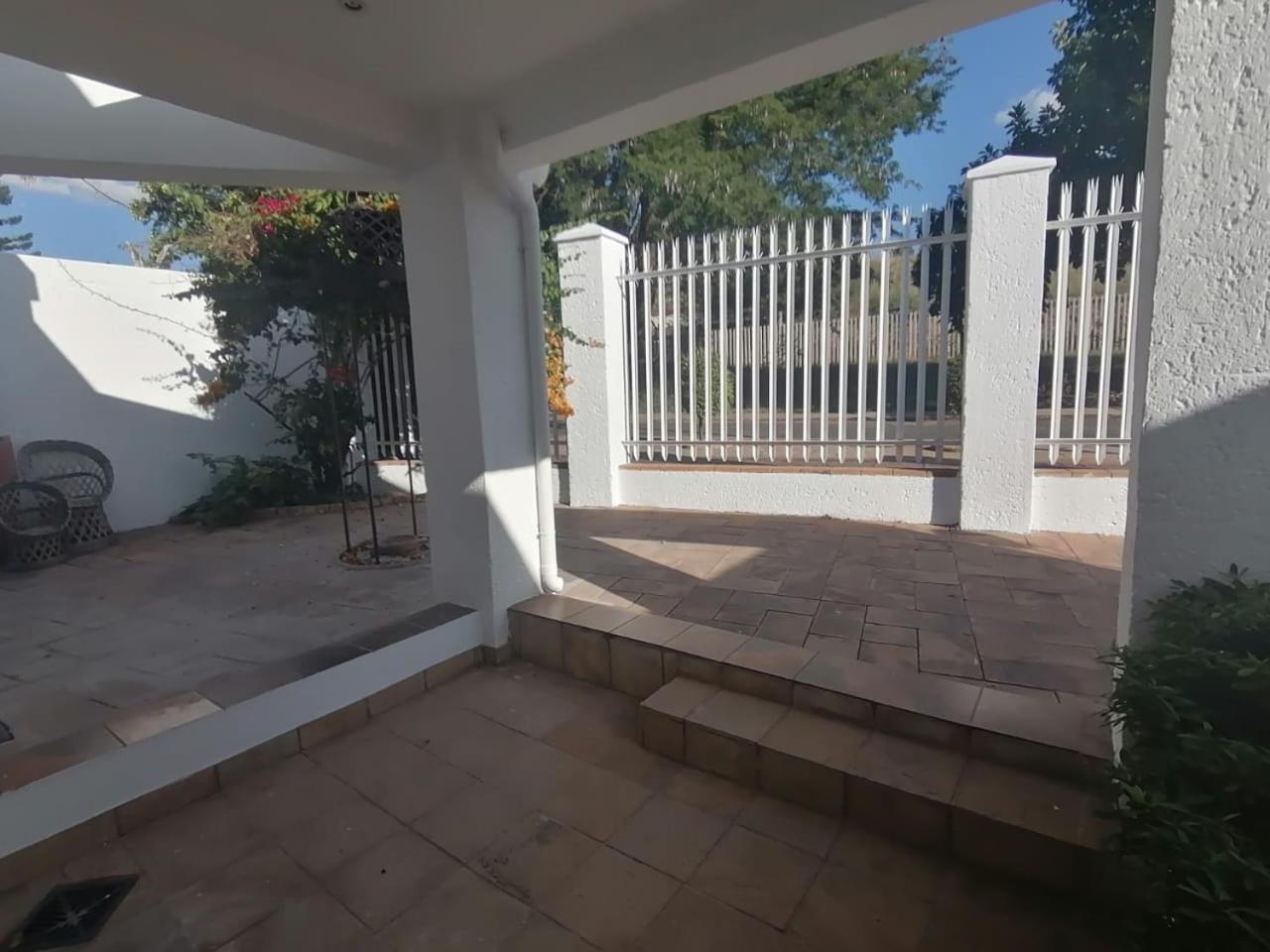 Palm View Guest House Pretoria Exterior photo